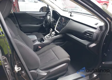 2021 Subaru Legacy Premium z USA, uszkodzony, nr VIN 4S3BWAC69M3003206